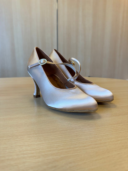 ICS RoundToe SingleStrap - Peach Satin (Size 4.5)