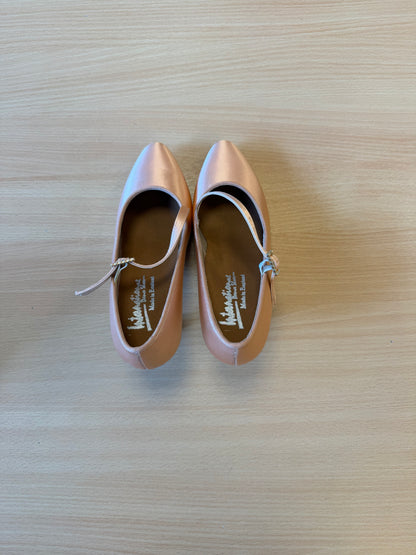 ICS RoundToe SingleStrap - Peach Satin - Size 4 - Regular