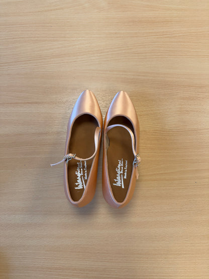 ICS RoundToe SingleStrap - Peach Satin - Size 4.5 - Regular