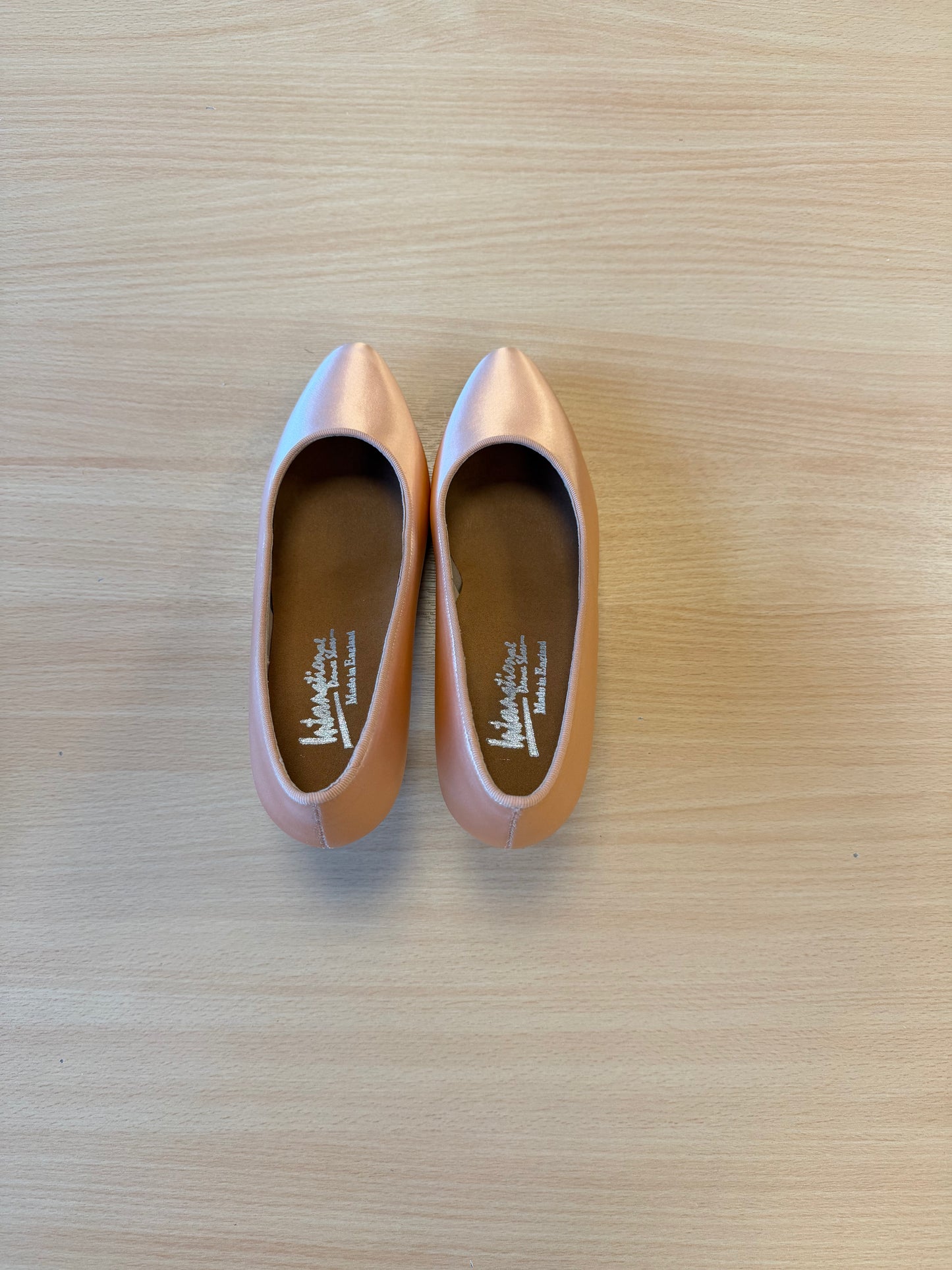 ICS RoundToe - Peach Satin - Size 4.5 - Regular