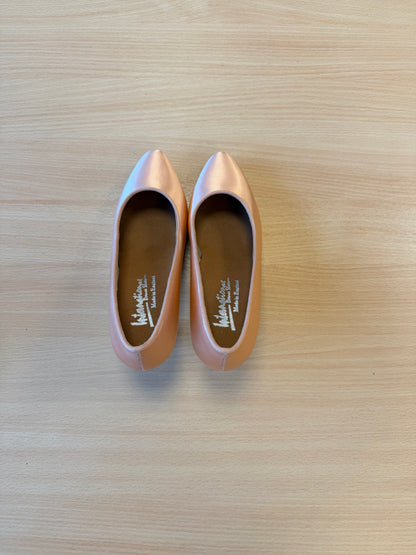 ICS RoundToe - Peach Satin - Size 4.5 - Regular