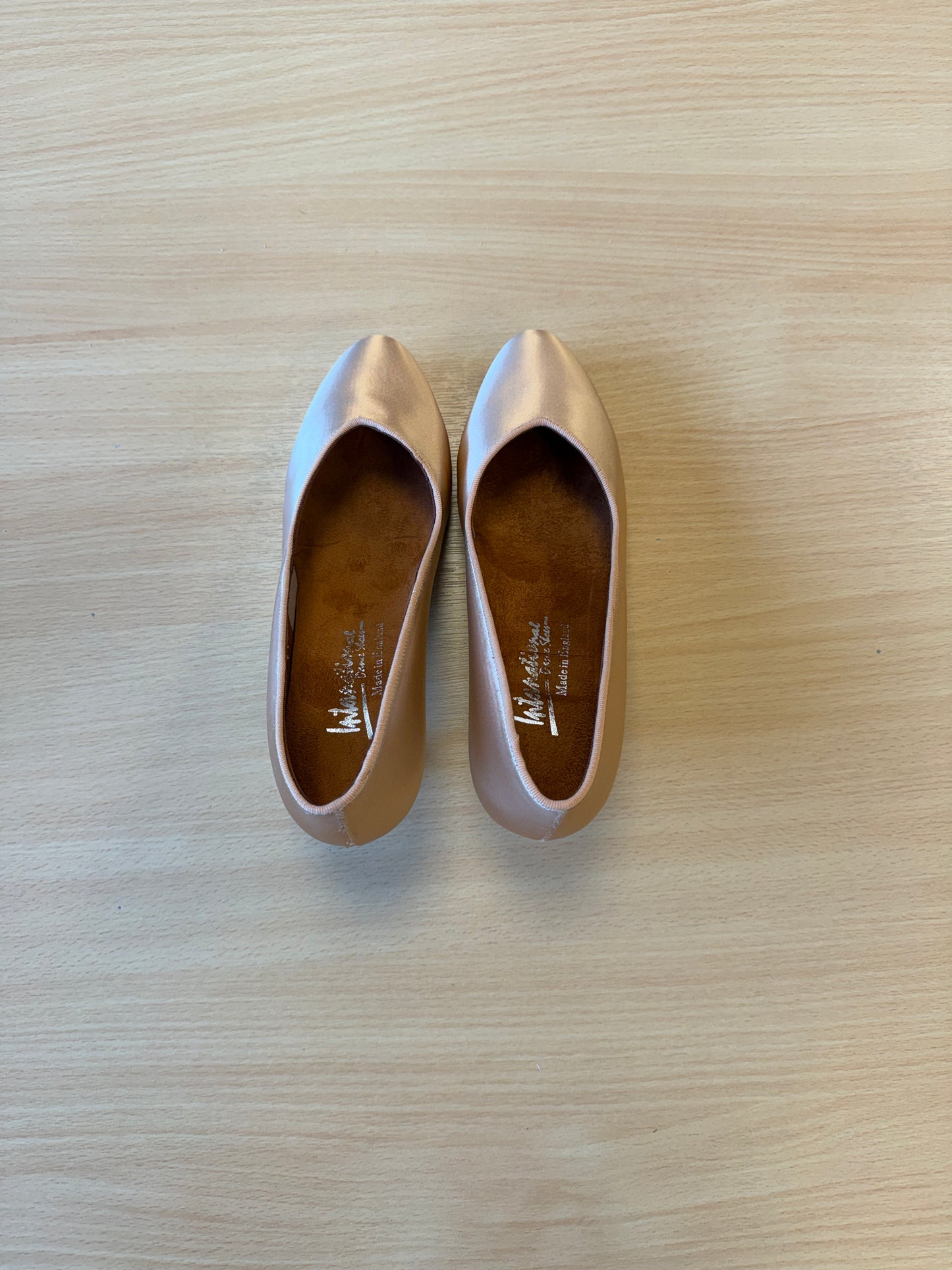 ICS Vista - Peach Satin - Size 4.5 - Regular