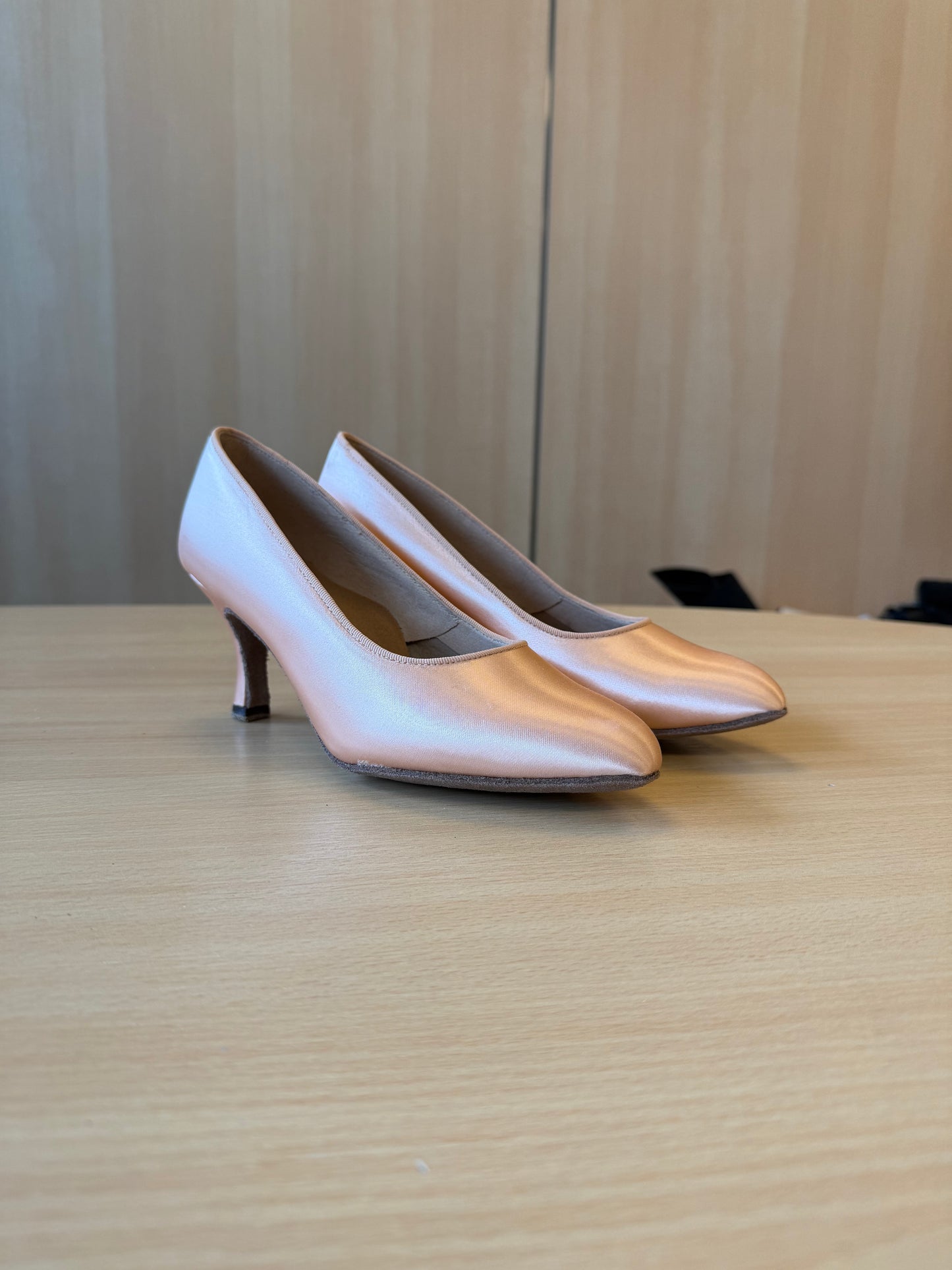ICS RoundToe - Peach Satin - Size 5 - Regular
