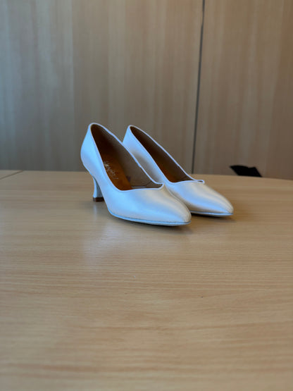 ICS Superstar - White Satin - Size 5 - Regular