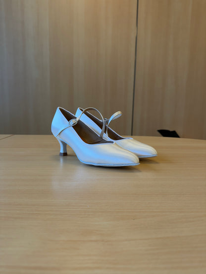 ICS SuperStar SingleStrap - White Satin - Size 4.5 - Regular
