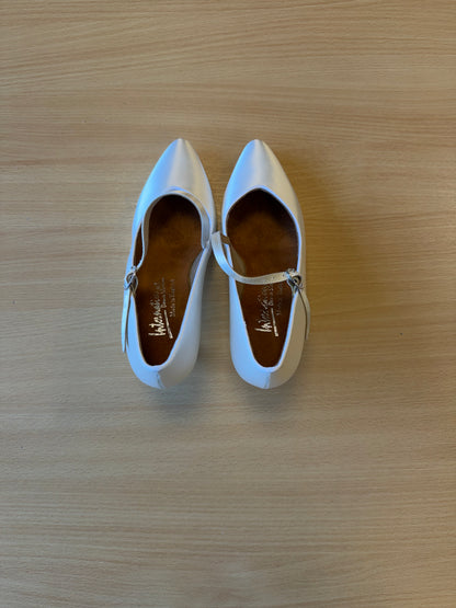 ICS SuperStar SingleStrap - White Satin - Size 4.5 - Regular
