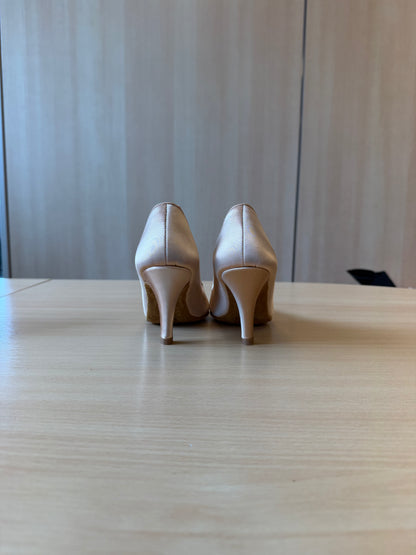 ICS RoundToe - Peach Satin - Size 4 - Regular