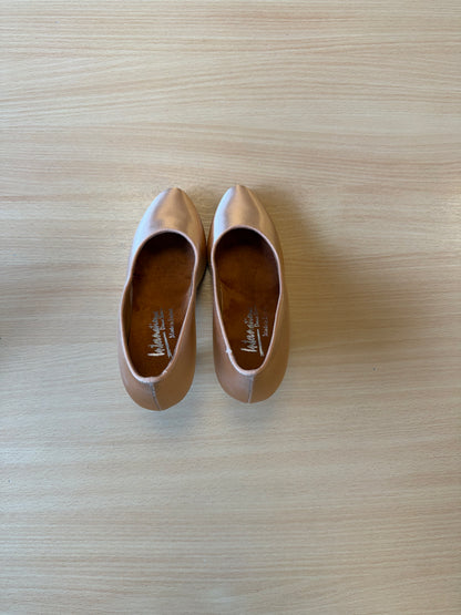 ICS RoundToe - Peach Satin - Size 4 - Regular