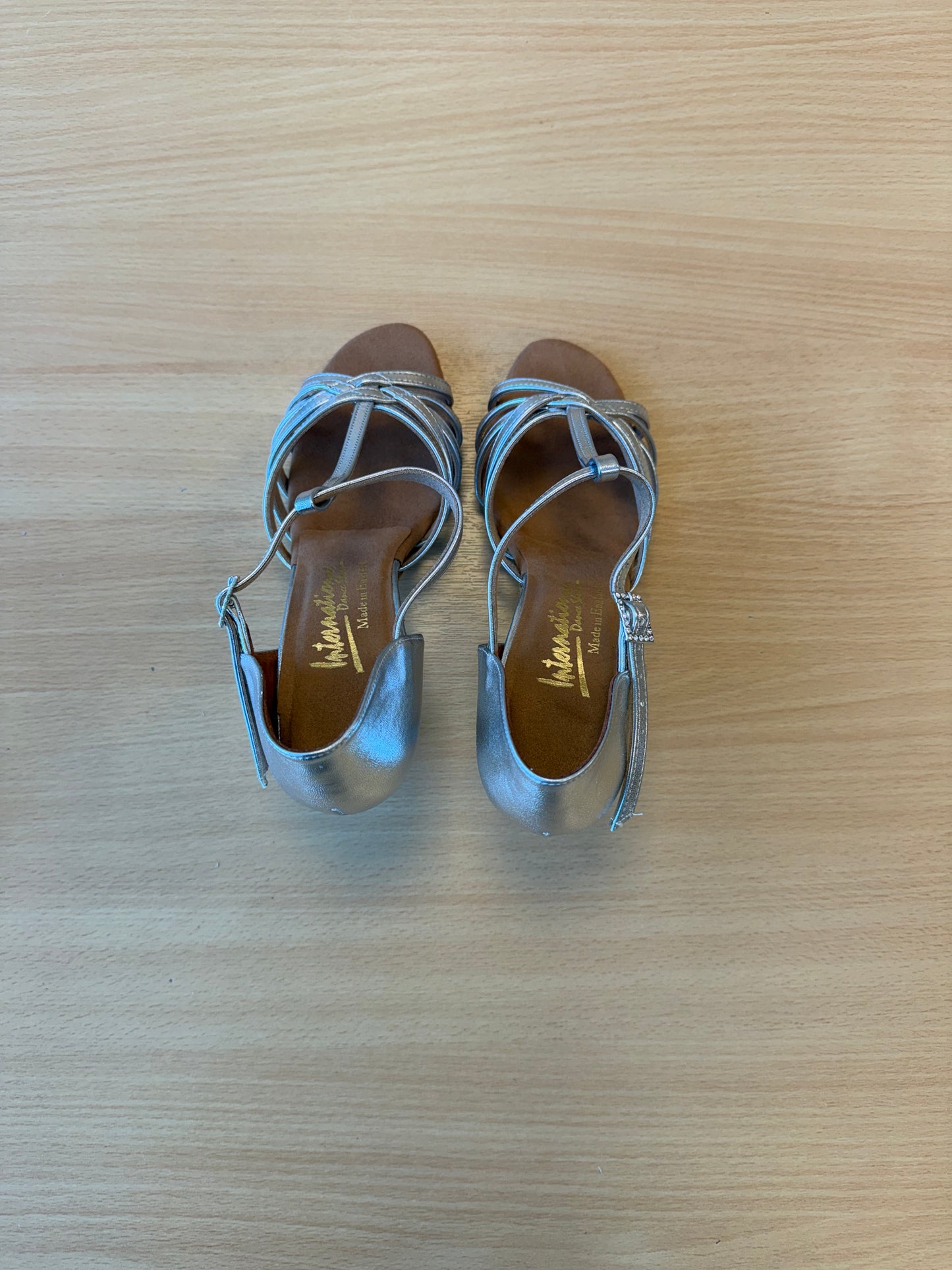 Bela - Silver NotCalf - Size 5.5 - Narrow