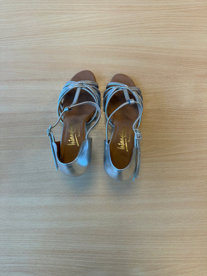 Bela - Silver NotCalf - Size 5.5 - Narrow