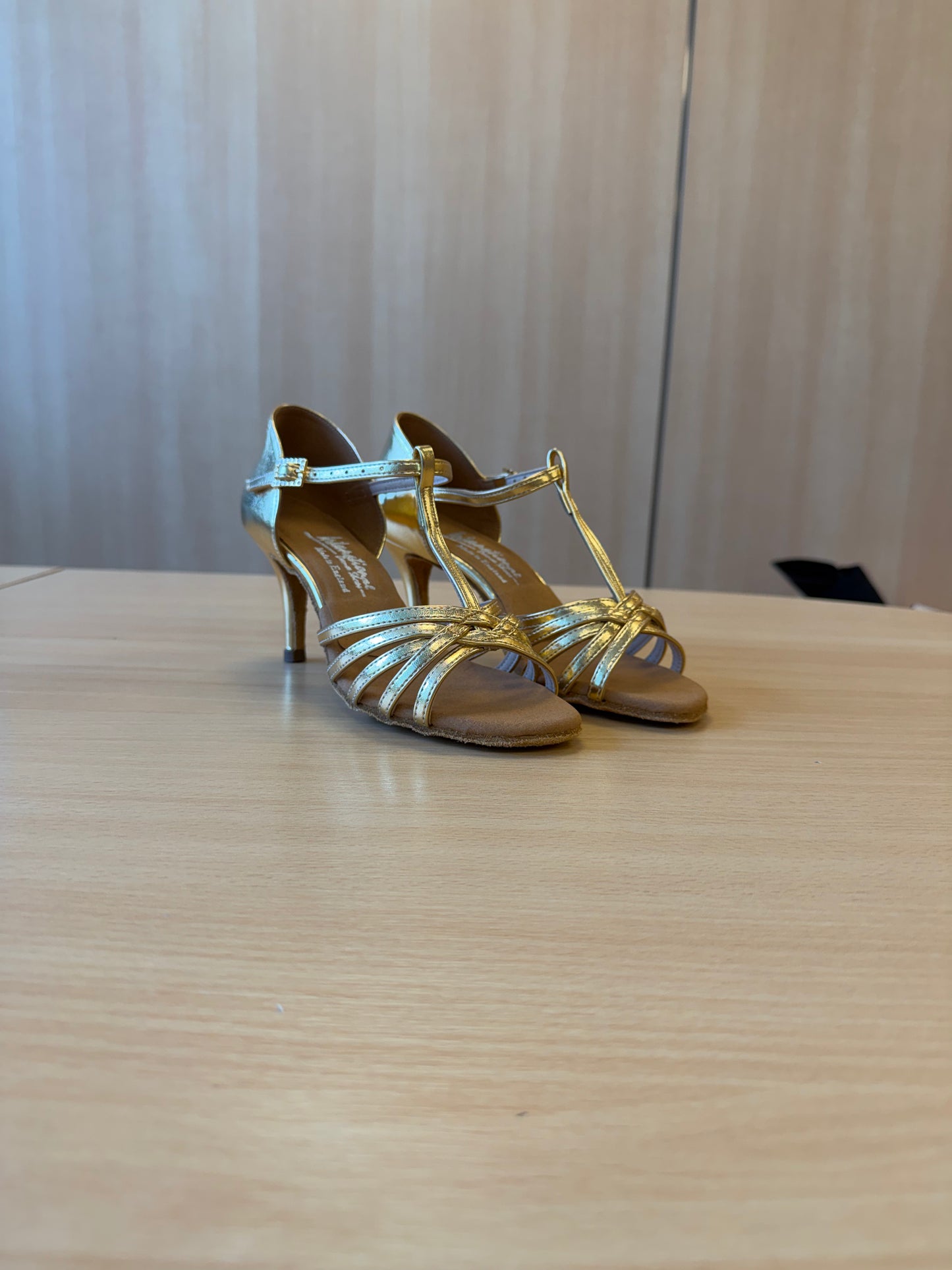 Bela - Gold NotCalf - Size 6 - Narrow