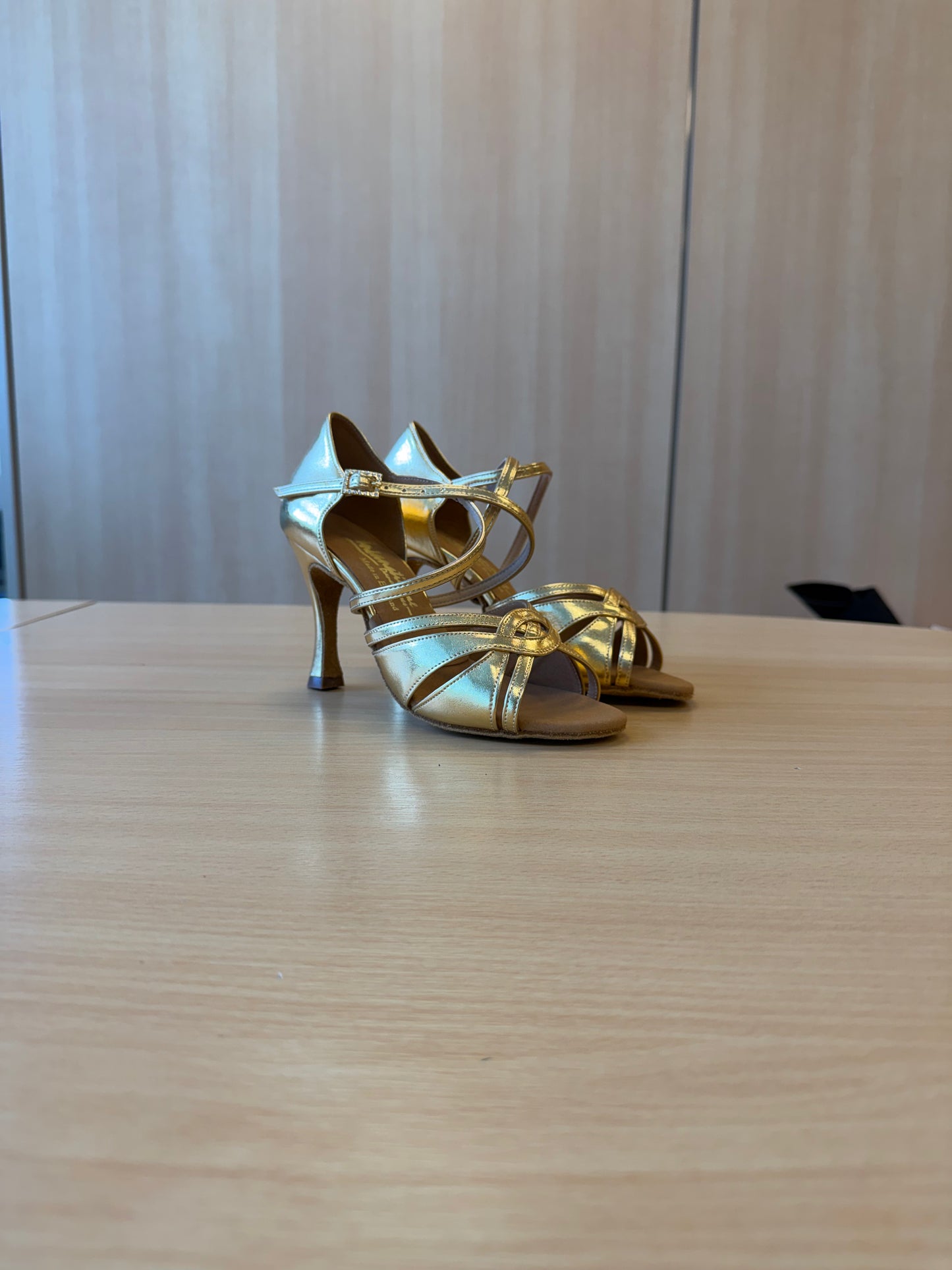 Mia - Gold NotCalf - Size 5.5 - Wide