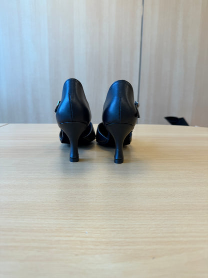 Karen - Black NotCalf - Size 5.5 - Regular