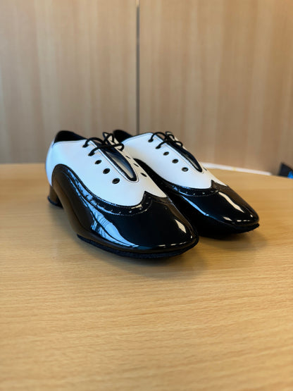 Brogue Split-Sole Pro - White/Black Patent