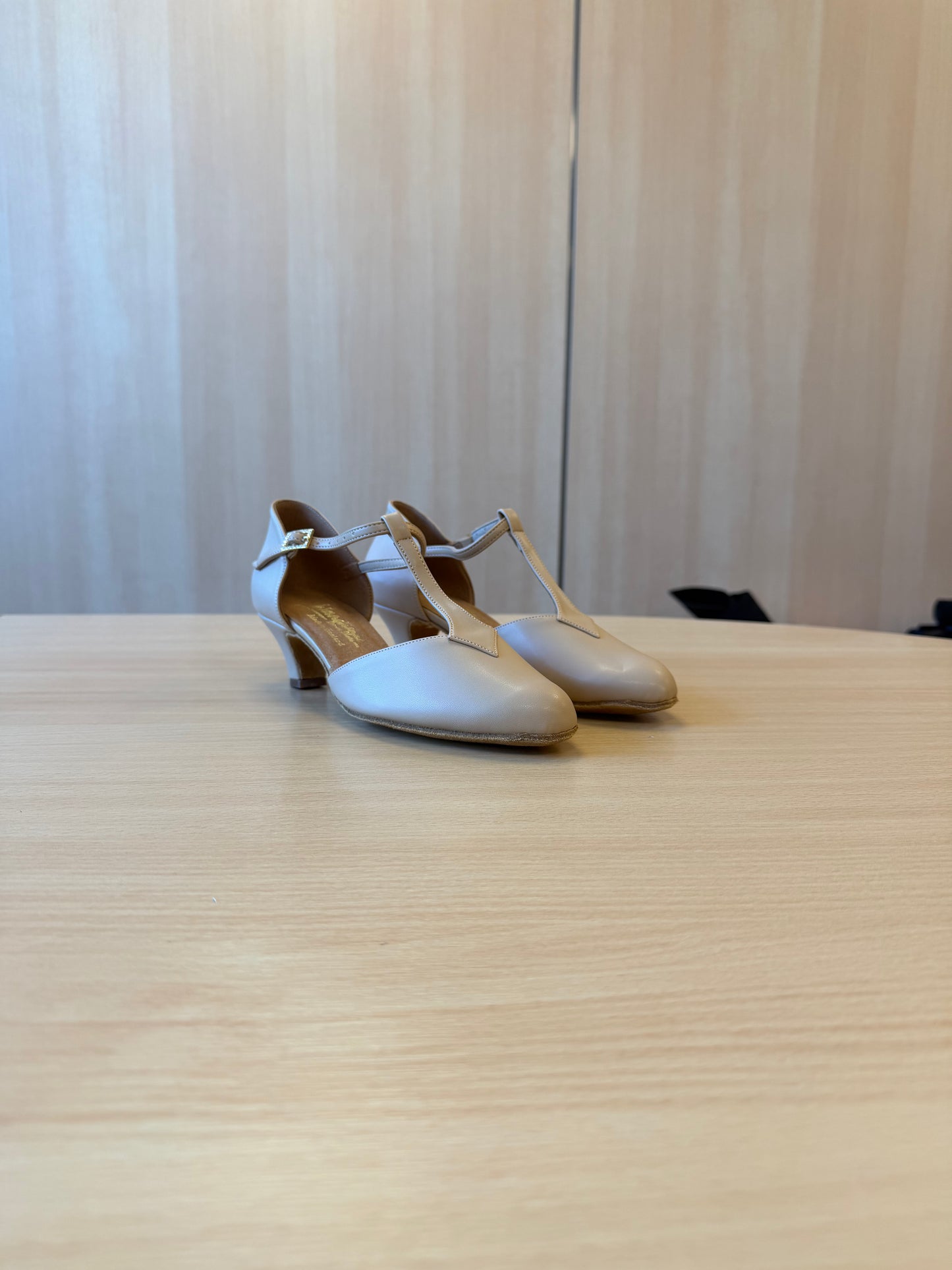 Karen - Beige NotCalf - Size 5.5 - Narrow