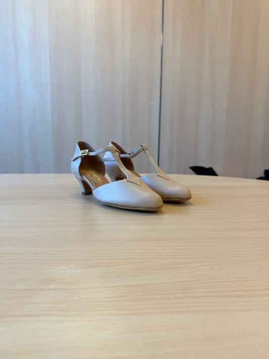 Karen - Beige NotCalf - Size 5.5 - Narrow