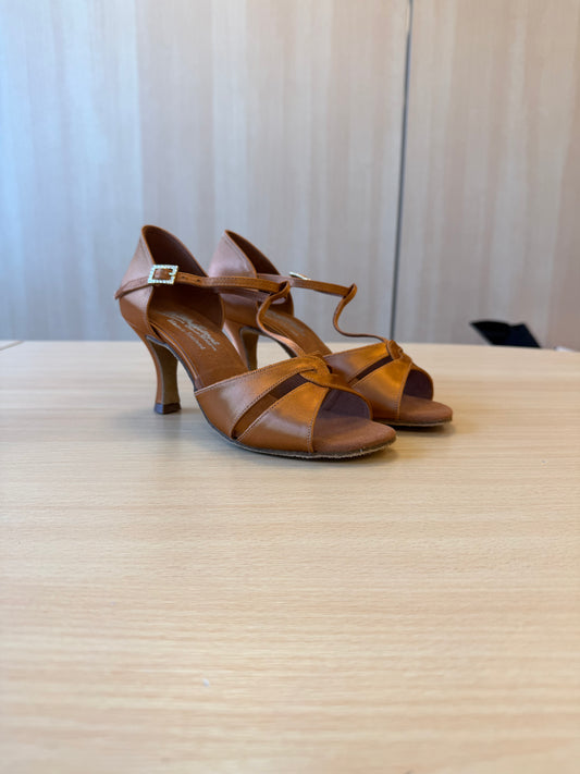 1018 - Tan Satin - Size 5.5 - Regular