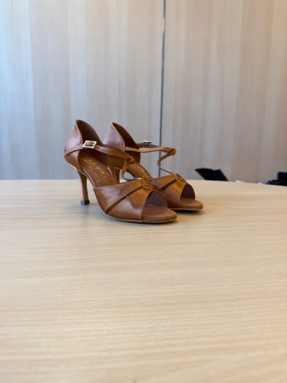 1018 - Tan Satin - Size 5.5 - Wide