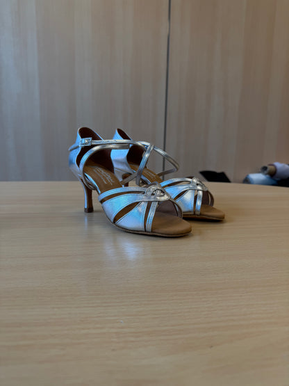 Mia - Silver NotCalf - Size 5.5 - Wide