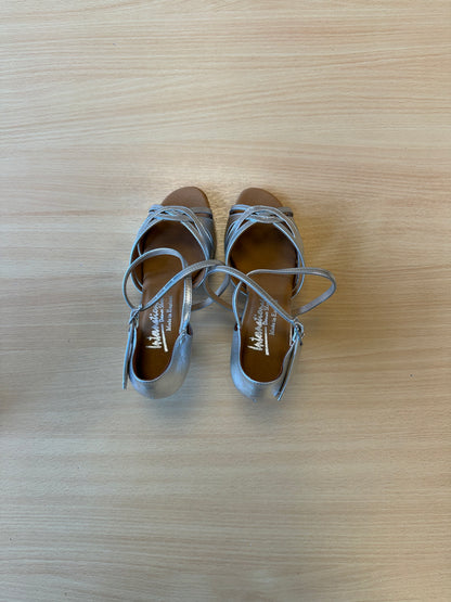 Mia - Silver NotCalf - Size 5.5 - Wide