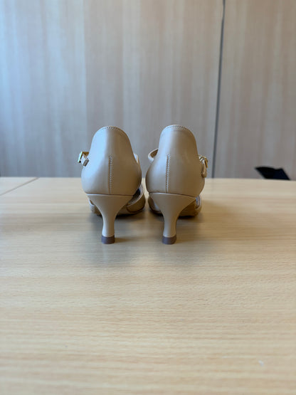 Karen - Beige NotCalf - Size 5.5 - Regular