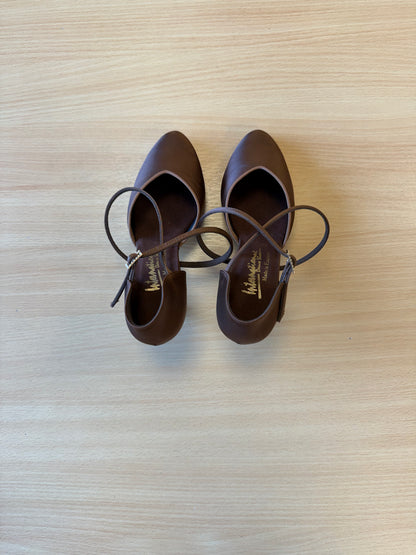 American Smooth - Cocoa Satin - Size 5.5 - Regular