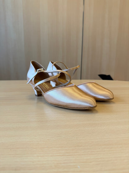 American Smooth - Peach Satin - Size 5.5 - X Wide