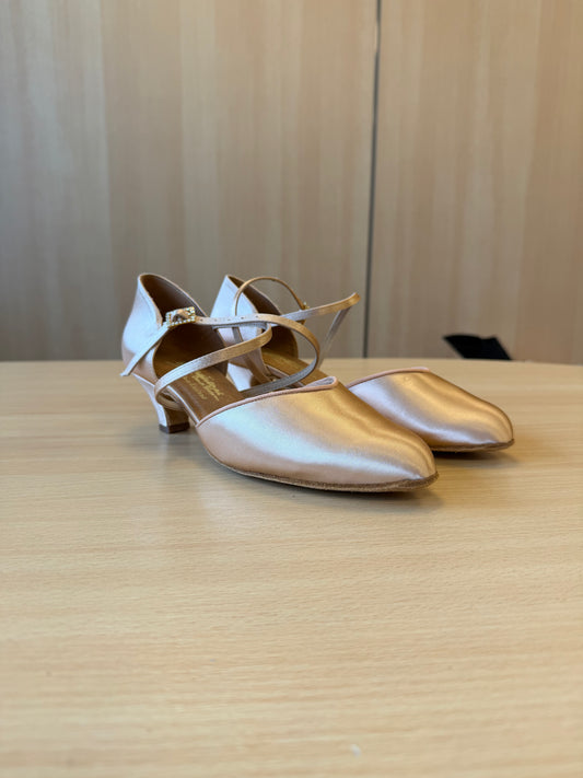 American Smooth - Peach Satin - Size 5.5 - X Wide