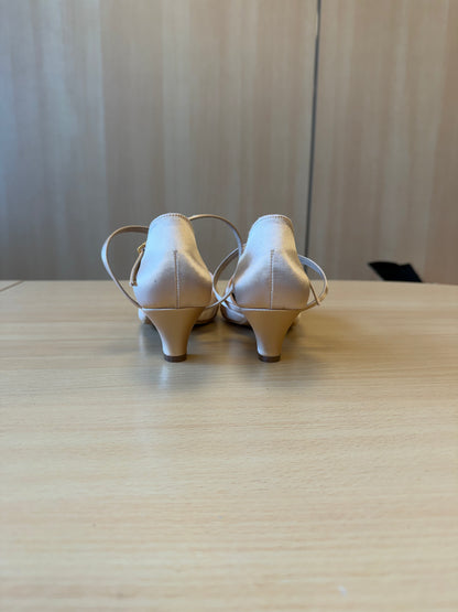 American Smooth - Peach Satin - Size 5.5 - X Wide