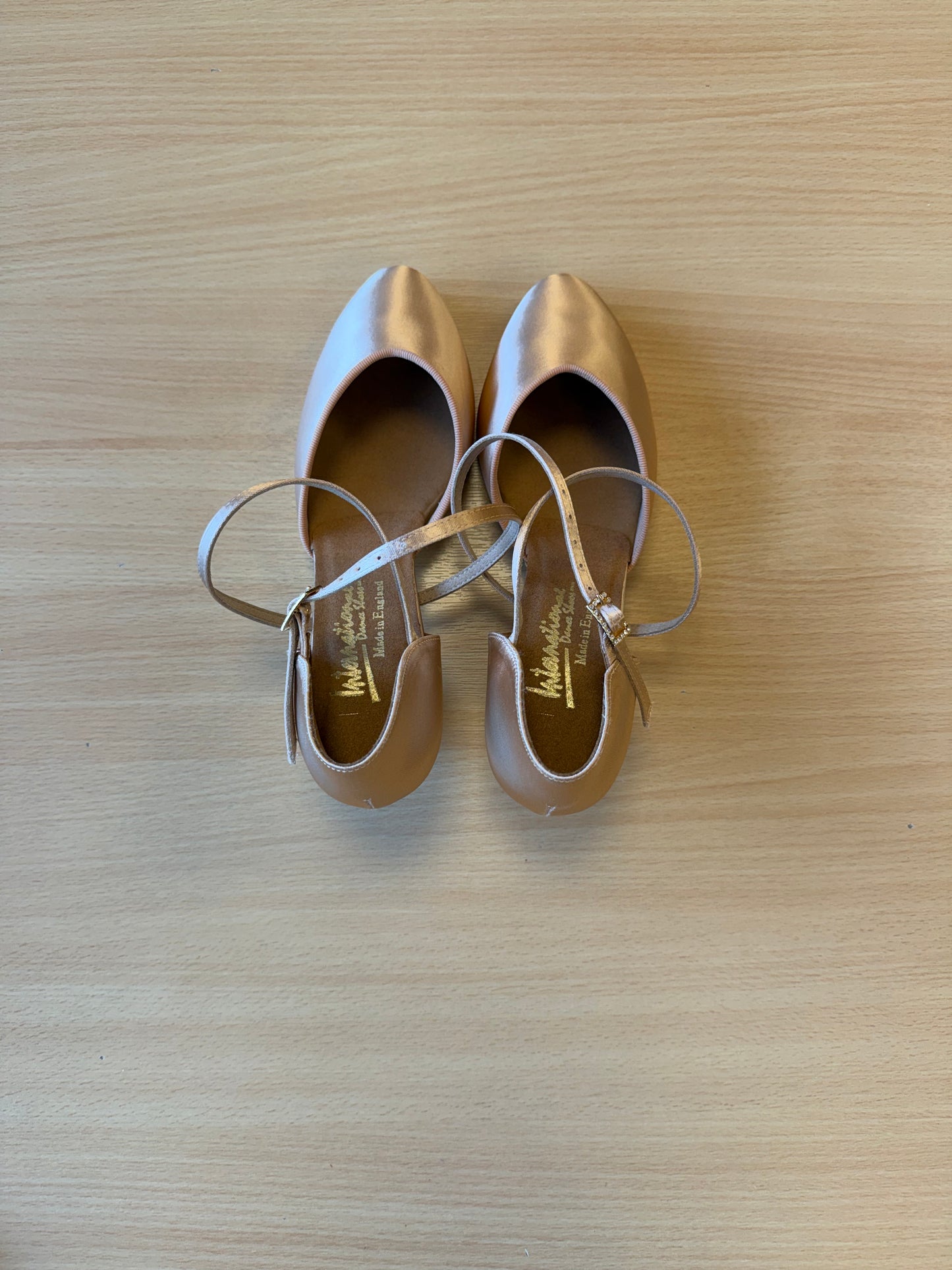 American Smooth - Peach Satin - Size 5.5 - X Wide