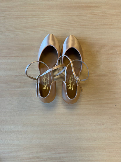 American Smooth - Peach Satin - Size 5.5 - X Wide