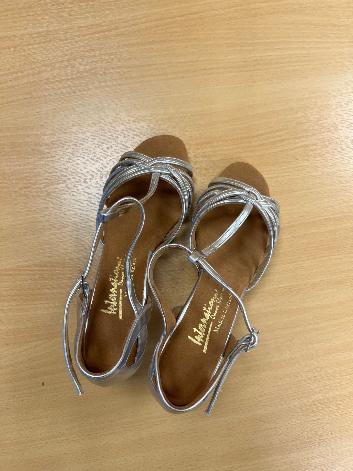 Lucia - Silver NotCalf (Size 7W)