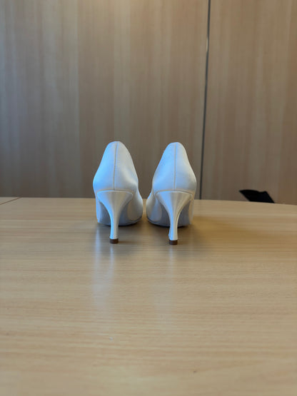 ICS RoundToe - White Satin - Size 5.5 - X Wide