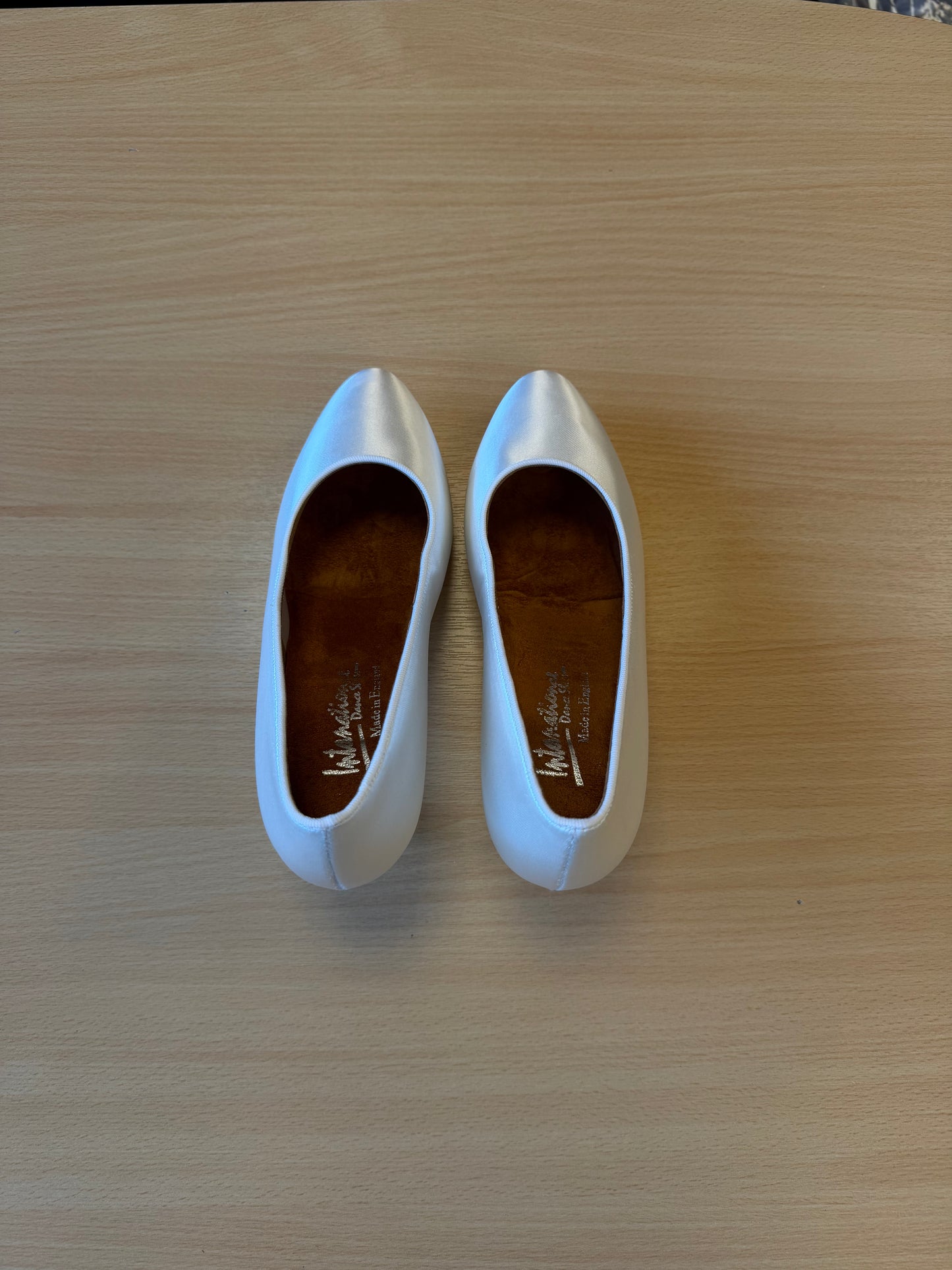 ICS RoundToe - White Satin - Size 5.5 - X Wide