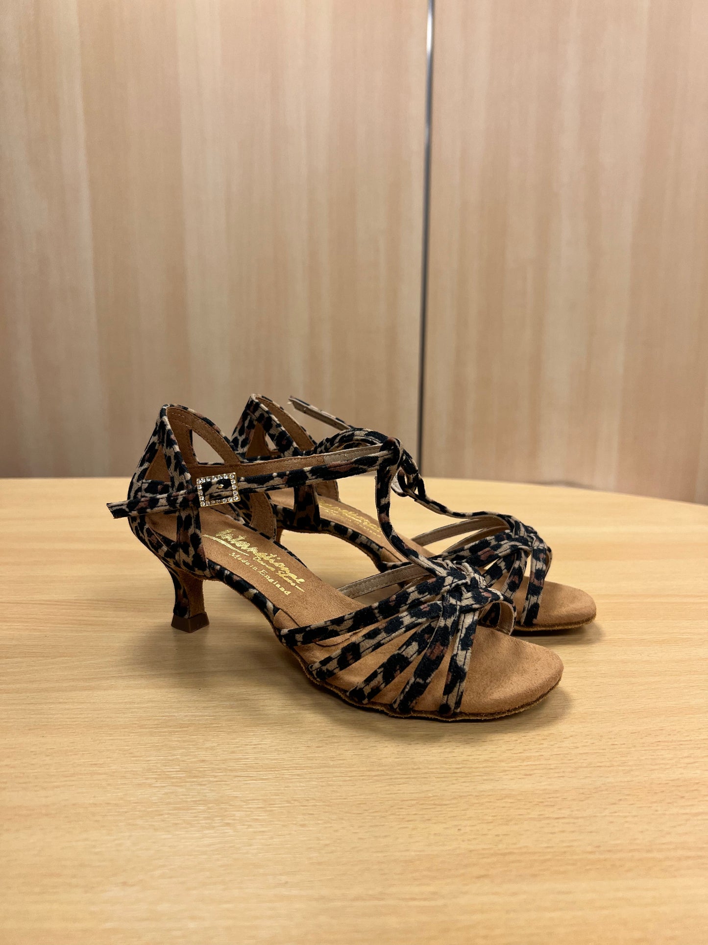 Lucia - Leopard (Size 5XW)