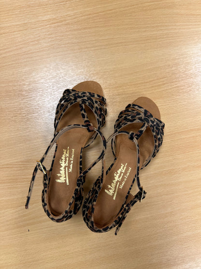 Lucia - Leopard (Size 5XW)