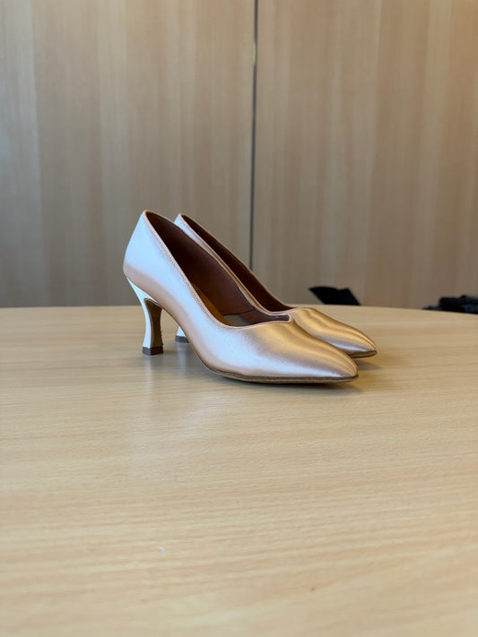 ICS SuperStar - Peach Satin - Size 6 - Narrow