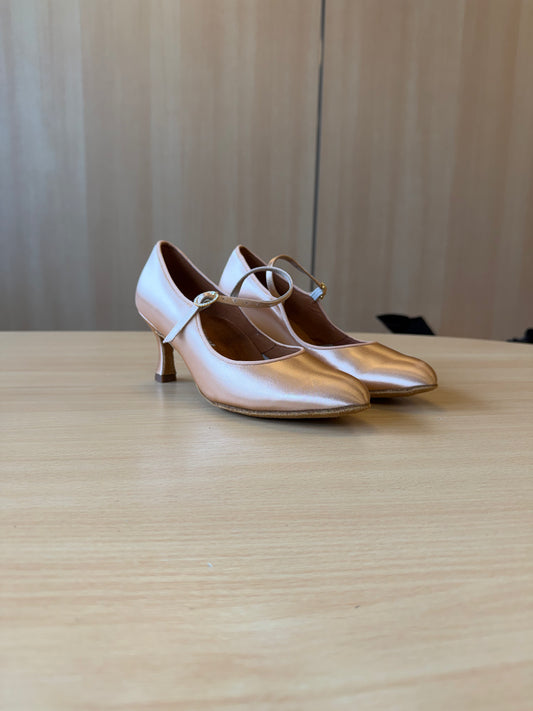 ICS Classic - Peach Satin - Size 6 - Narrow