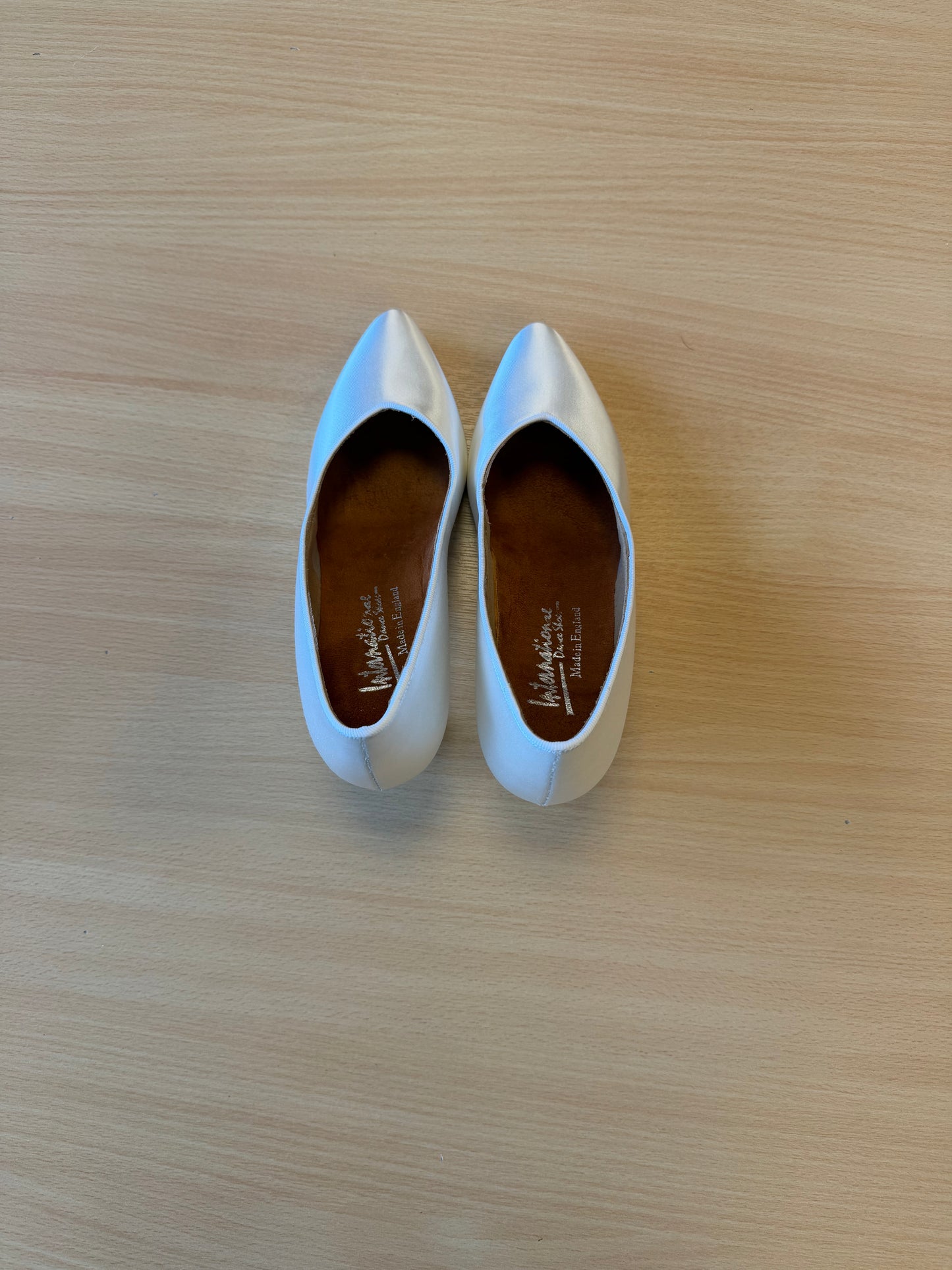 ICS Superstar - White Satin - Size 5.5 - Regular