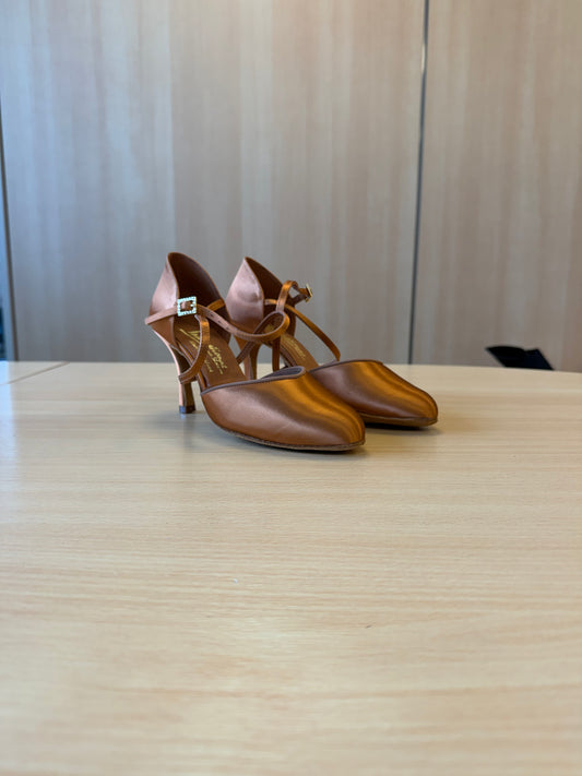 American Smooth - Tan Satin - Size 5.5 - Wide