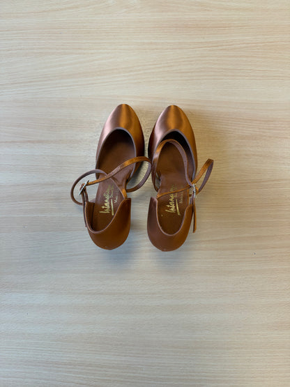 American Smooth - Tan Satin - Size 5.5 - Wide