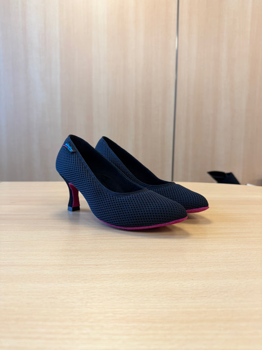 ICS RoundToe - AirMesh - Size 5.5 - Regular (Pink Soles)