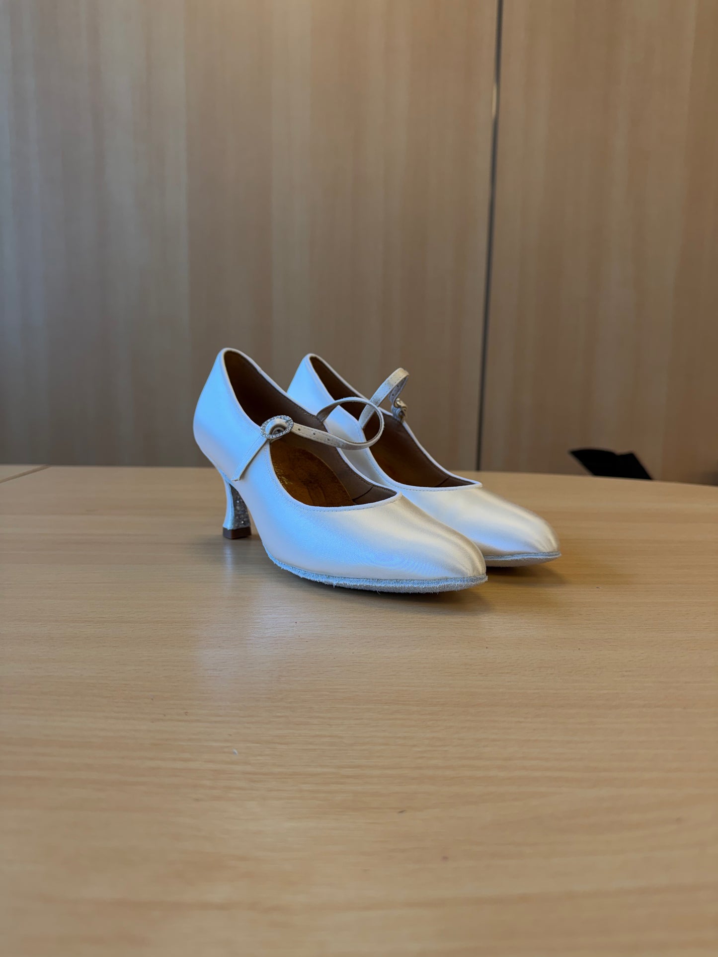 ICS Classic - White Satin - Size 5.5 - Narrow (Silver Glitter Soles)