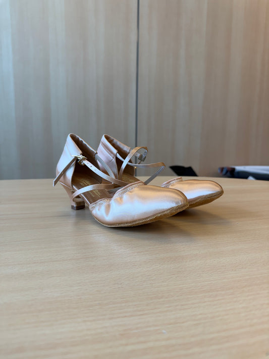 American Flex - Peach Satin - Size 5.5 - X Wide