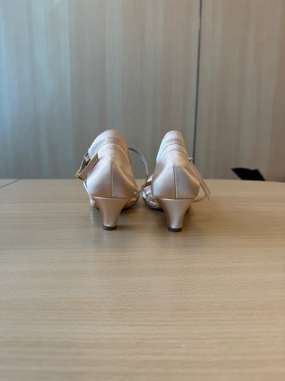 American Flex - Peach Satin - Size 5.5 - X Wide