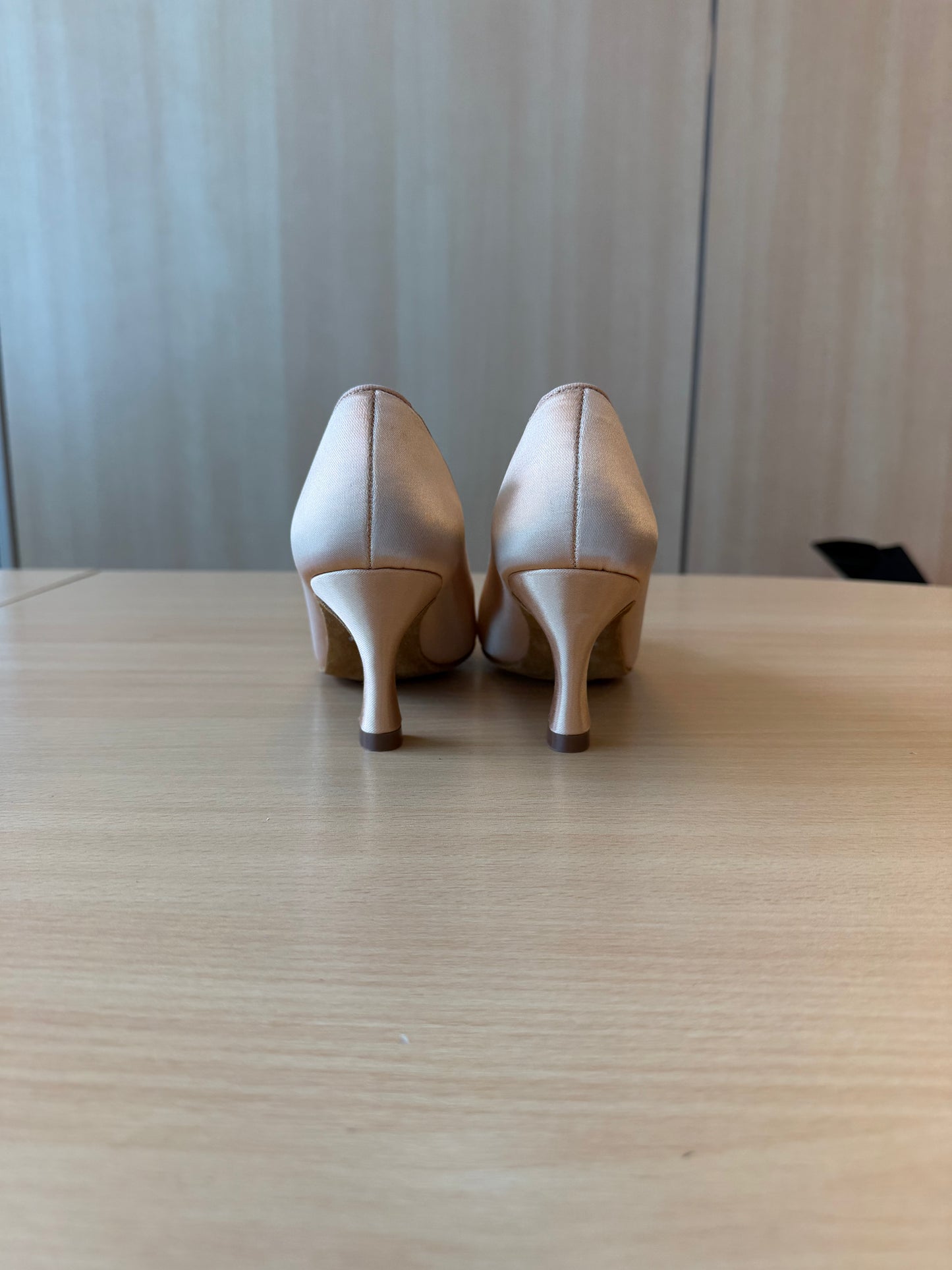 ICS RoundToe - Peach Satin - Size 5.5 - Wide