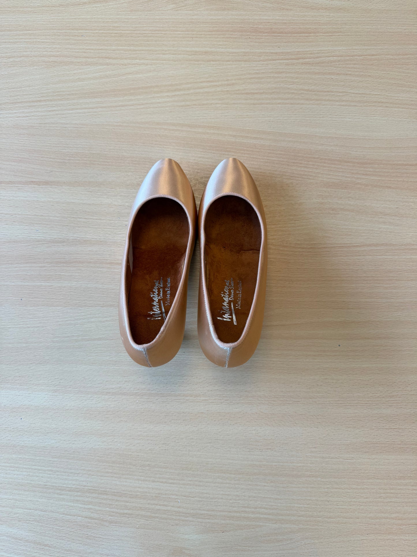 ICS RoundToe - Peach Satin - Size 5.5 - Wide