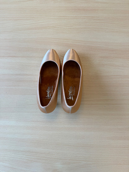ICS RoundToe - Peach Satin - Size 5.5 - Wide