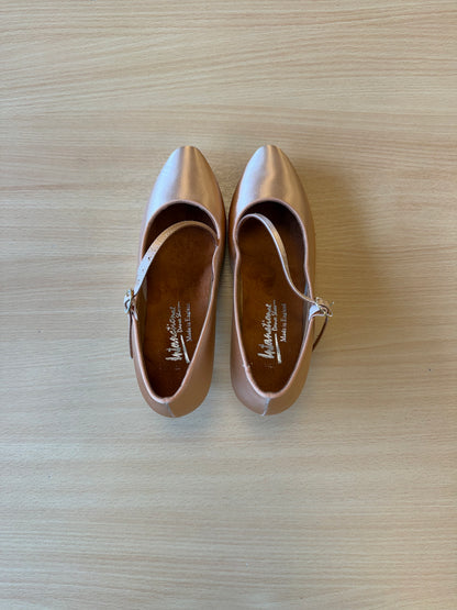 ICS RoundToe SingleStrap - Peach Satin - Size 5.5 - Wide