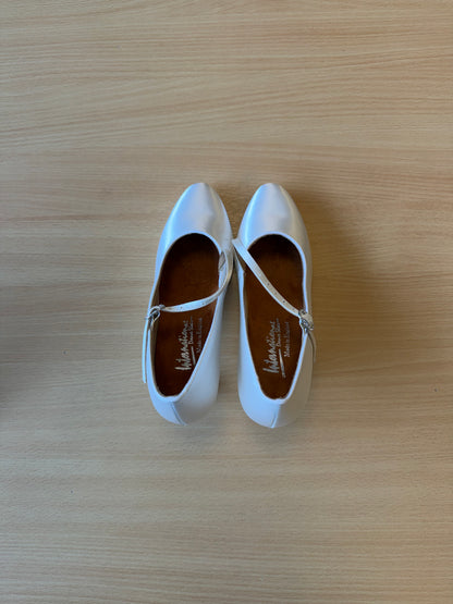 ICS RoundToe SingleStrap - White Satin - Size 5.5 - Narrow